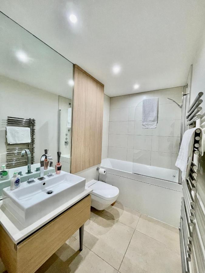Gunwharf Quays Harbour Apartments Portsmouth Zewnętrze zdjęcie