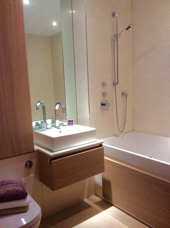 Gunwharf Quays Harbour Apartments Portsmouth Zewnętrze zdjęcie